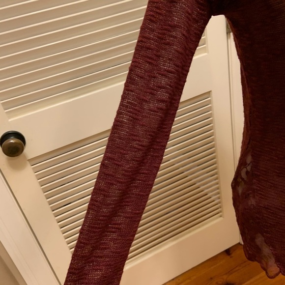 Jessica Simpson Sweater in Burgundy, long sleeves - Picture 6 of 9